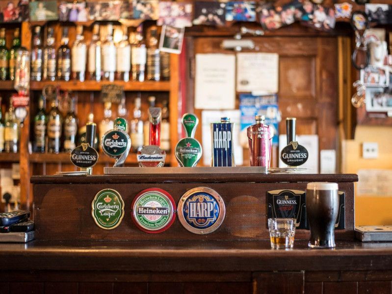 What time are the pubs open to over Christmas and New Year